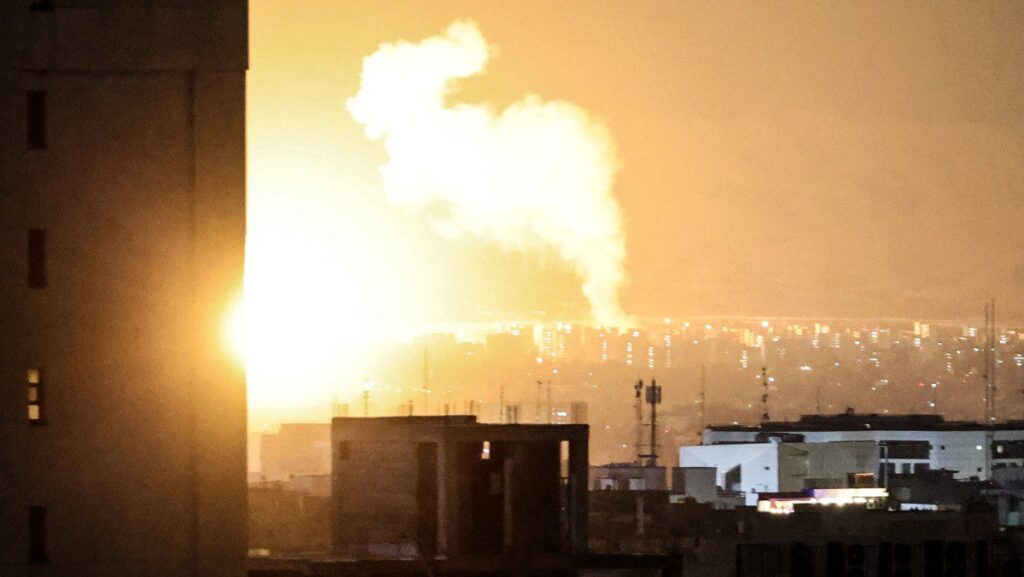 Últimas notícias da guerra no Oriente Médio em 6 de abril 1 ultimas-noticias-da-guerra-no-oriente-medio-em-6-de-abril-ira-sofre-ataques-de-eua-e-israel-tvt-news