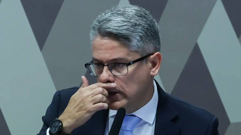 gilmar-pede-que-pgr-investigue-alessandro-vieira-por-abuso-de-poder-o-claro-desvio-de-finalidade-enveredado-pelo-relator-da-cpi-do-crime-organizado-nao-encontrou-guari-da-sequer-entre-os-seus-pares-disparou-gilmar-foto-lula-marques-agencia-brasil-tvt-news