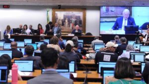 oposicao-adia-votacao-da-pec-que-poe-fim-a-escala-6x1-com-pedido-de-vista-ainda-nao-ha-data-para-votacao-da-pec-na-ccj-foto-renato-araujo-camara-dos-deputados-tvt-news