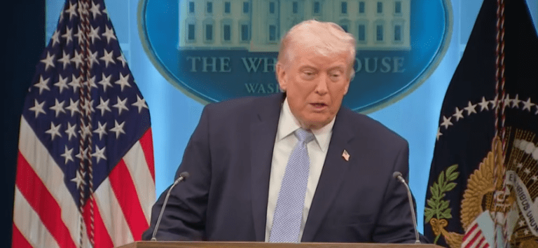 presidente-donald-trump-em-pronunciamento-sobre-a-guerra-no-ira-nesta-terca-06-foto-reproducao-casa-branca-tvt-news