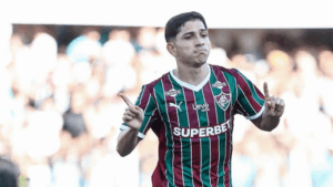 neymar-coça-ouvidos-goleada-do-botafogo-palmeiras-líder-destaques-da-12ª-rodada-do-brasileirão-savarino-camisa-10-do-fluminense-comemora-gol-contra-santos-nesta-12ª-rodada-do-brasileirão-foto-lucasmerconphotos-ffc-tvt-news