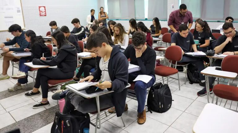 Como-conferir-os-locais-de-prova-do-simulado-da-Fuvest-jose-cruz-agencia-brasil-tvt-news