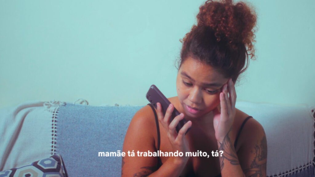 Do-brigadeiro-ao-cinema-lotado-curta-sobre-a-escala-6x1-traz-denuncia-social-reproducao-tvt-news