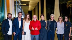 lula-recebe-elenco-de-por-um-fio-no-cine-alvorada-viva-a-cultura-viva-o-sus-celebrou-lula-foto-ricardo-stuckert-pr-tvt-news