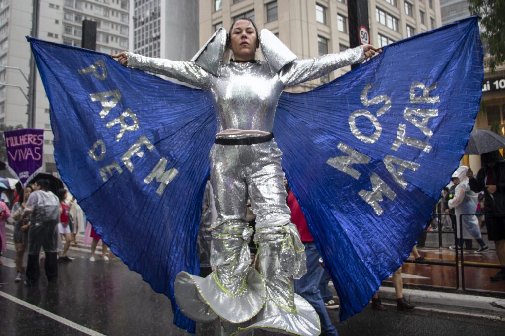 lei-maria-da-penha-e-reforcada-para-ampliar-protecao-as-mulheres-marcha-das-mulheres-na-avenida-paulista-no-dia-mundial-das-mulheres-de-2026-a-partir-desta-terca-a-lei-maria-da-penha-amplia-a-protecao-as-vitimas-de-violencia-foto-emanuela-godoy-tvt-news