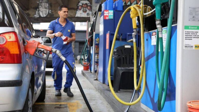 combustiveis-em-quatro-semanas-forca-tarefa-nacional-fiscalizou-mais-de-5-300-postos-ate-o-momento-as-operacoes-ja-resultaram-em-mais-de-3-5-mil-notificacoes-foto-rovena-rosa-agencia-brasil-tvt-news