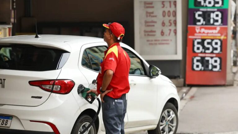 governo-vai-usar-renda-extra-com-petroleo-para-baixar-preco-dos-combustiveis-reducoes-de-tributos-valeriam-por-dois-meses-com-revisoes-apos-o-fim-do-periodo-foto-rovena-rosa-agencia-brasil-tvt-news