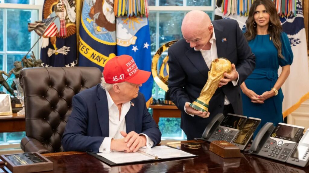 aliado-de-trump-sugere-a-fifa-substituir-ira-pela-italia-na-copa-do-mundo-o-tecnico-gianni-de-biasi-também-descartou-o-tapetao-trumpista-para-garantir-italia-na-copa-foto-casa-branca-tvt-news
