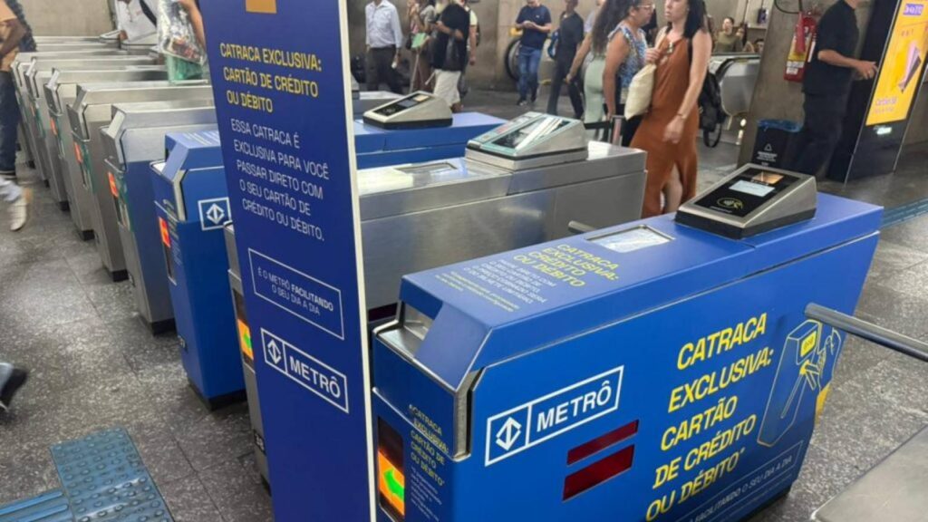 metro-e-cptm-ampliam-pagamento-por-aproximacao-nas-catracas-em-sp-sistema-promete-tornar-acesso-ao-transporte-publico-mais-agil-foto-digulacao-govsp-tvt-news