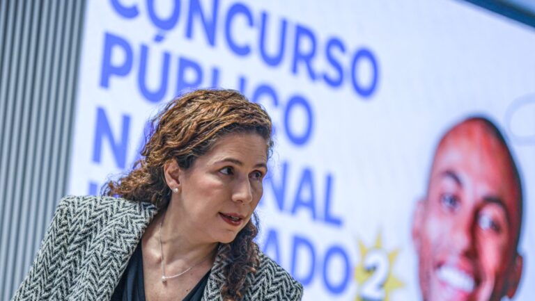 governo-lula-ira-contratar-mais-de-7000-aprovados-em-concursos-publicos-brasilia-df-07-12-2025-a-ministra-da-gestao-e-da-inovacao-em-servicos-publicos-mgi-esther-dweck-durante-entrevista-coletiva-e-apresentacao-do-balanco-da-aplicacao-das-provas-discursivas-do-concurso-publico-nacional-unificado-cpnu-foto-marcelo-camargo-agencia-brasil-tvt-news