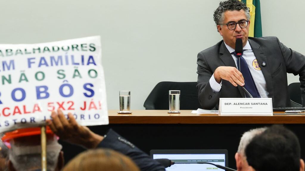 fim-da-escala-6x1-camara-dos-deputados-instala-comissao-tvt-news-fim-da-escala-6x1-camara-dos-deputados-instala-comissao-fim-da-escala-6-x-1-e-reducao-da-jornada-de-trabalho-sem-diminuicao-de-salarios-trabalhadores-pelo-fim-da-escala-6x1-tvt-news