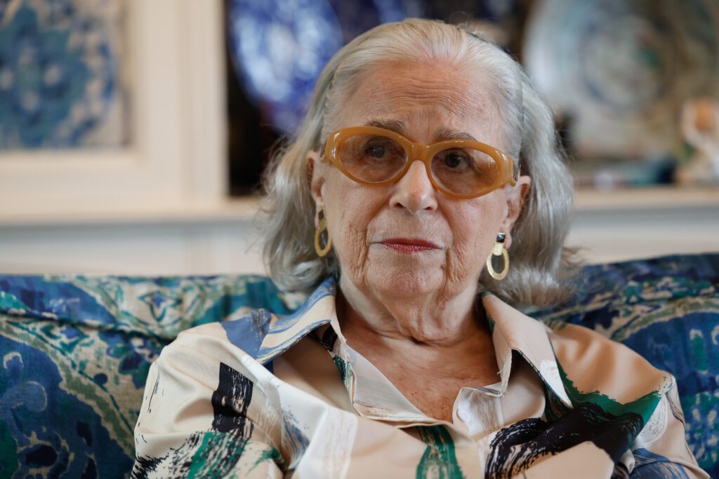 entrevista-com-a-jornalista-hildegard-angel-sobre-os-50-anos-da-morte-de-sua-mae-a-estilista-zuzu-angel-vitima-de-acidente-de-carro-numa-emboscada-no-periodo-da-ditadura-militar-epoca-em-que-denunciava-o-desaparecimento-de-seu-filho-stuart-angel-foto-fernando-frazao-agencia-brasil-tvt-news