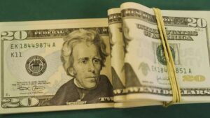 Confira a cotação do dólar em 05 de maio