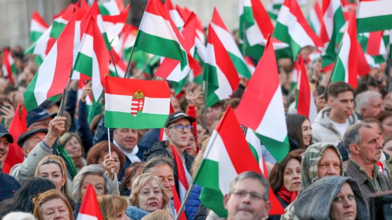 viktor-orban-perdeu-maioria-no-parlamento-da-hungria-nas-eleicoes-realizadas-neste-domingo-12-com-a-vitoria-esmagadora-de-peter-magyar-do-tisza-foto-divulgacao-tvt-news
