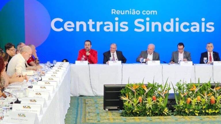 fim-da-escala-6x1-marcha-da-classe-trabalhadora-trabalho-trabalhadores-pautas-trabalhadores-jornada-de-trabalho-sem-reducao-salarial-centrais-sindicais-brasilia-marcha-dos-trabalhadores-entrega-carta-para-lula-tvt-news