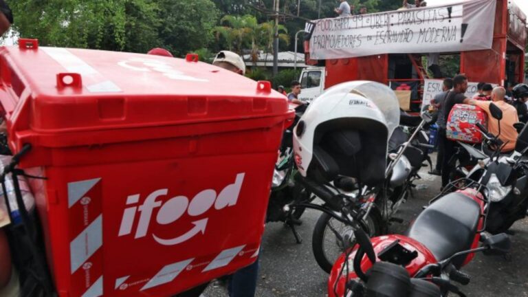 A pedido do governo, PL dos aplicativos é retirado de pauta Para governo Lula, PL havia se afastado do objetivo de proteger os trabalhadores. Foto: Paulo Pinto/Agência Brasil TVT News