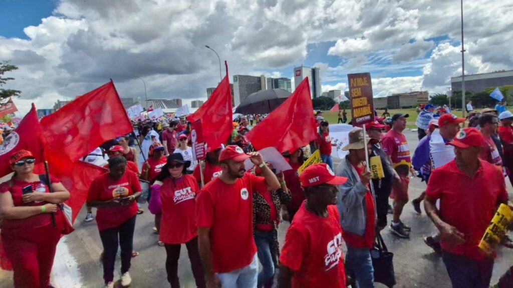 fim-da-escala-6x1-marcha-da-classe-trabalhadora-trabalho-trabalhadores-pautas-trabalhadores-jornada-de-trabalho-sem-reducao-salarial-centrais-sindicais-brasilia-fotos-ricardo-weber-tvt-news