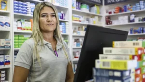 Mulheres ganham 21,3% a menos que homens no setor privado, aponta relatório