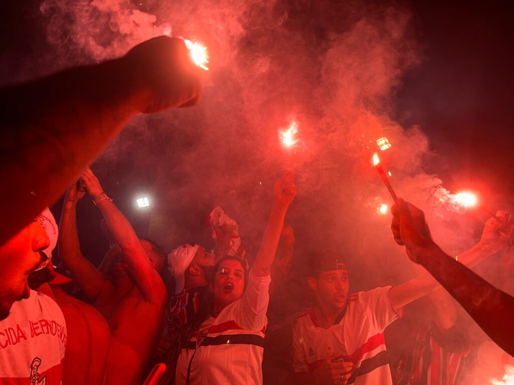 dorival-junior-deve-ser-novo-tecnico-do-sao-paulo-sao-paulinos-na-casa-da-torcida-independente-apos-vitoria-na-semi-final-contra-o-corinthians-na-copa-do-brasil-2023-foto-emanuela-godoy-tvt-news-tvt-news