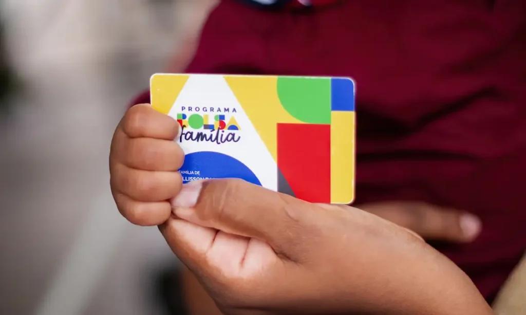 caixa-paga-bolsa-familia-a-beneficiarios-com-nis-de-final-9-bolsa-familia-maio-fonte-agencia-brasil-tvt-news