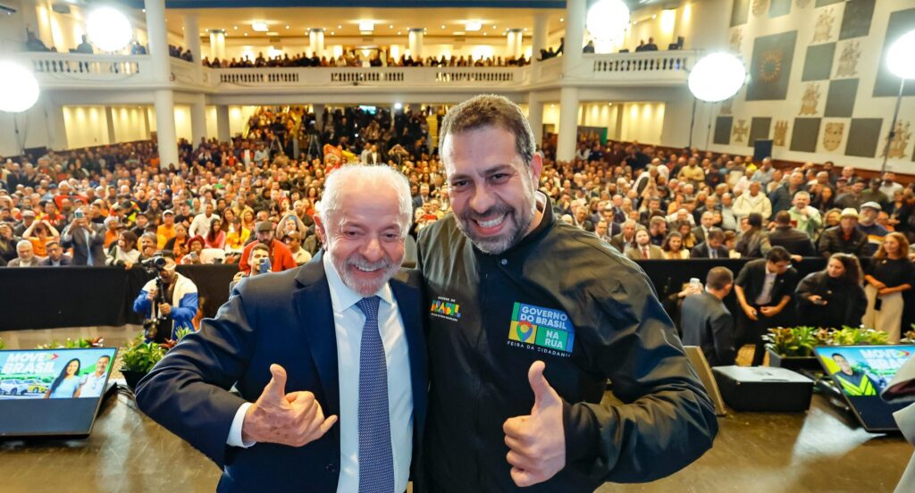 boulos-nos-vamos-criar-100-pontos-de-apoio-para-trabalhadores-de-aplicativo-19-05-2026-presidente-da-republica-luiz-inacio-lula-da-silva-durante-cerimonia-alusiva-ao-lancamento-do-move-aplicativos-linha-de-credito-para-motoristas-de-aplicativo-e-taxistas-na-casa-de-portugal-no-bairro-da-liberdade-sao-paulo-sp-foto-ricardo-stuckert-pr-tvt-news
