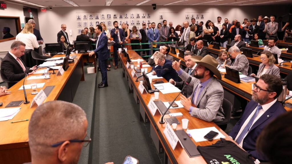 conselho-de-etica-suspende-tres-deputados-por-motim-na-camara-suspensao-foi-motivada-por-motim-realizado-em-favor-da-anistia-aos-golpistas-foto-lula-marques-agencia-brasil-tvt-news