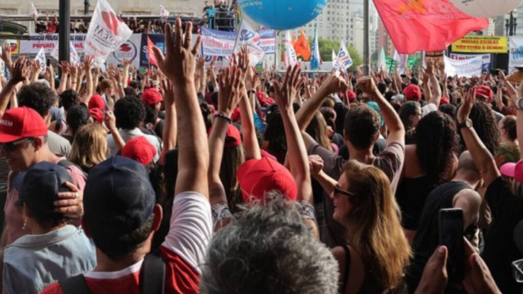 servidores-fazem-greve-contra-ataques-de-nunes-a-educacao-de-sp-pressa-da-base-governista-aumentou-a-indignacao-entre-profissionais-da-educacao-foto-csp-conlutas-divulgacao-tvt-news