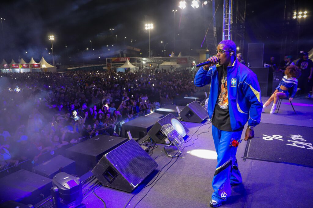 ao-vivo-e-com-imagens-shows-do-1-de-maio-no-abc-dia-dos-trabalhadores-dia-do-trabalhador-e-da-trabalhadora-dia-do-trabalho-fernando-haddad-moises-selerges-boulos-marinho-1-de-maio-tem-tarifa-zero-em-sao-bernardo-1-de-maio-no-abc-reune-mais-de-75-mil-pessoas-em-sbc-fim-da-escala-6x1-escala-6-x-1-reducao-da-jornada-de-trabalho-tvt-news
