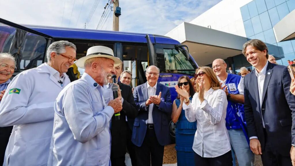 aqui-nao-tem-dinheiro-do-vorcaro-diz-lula-em-visita-a-hospital-esse-pais-precisa-voltar-a-ser-humano-e-preciso-extirpar-o-odio-disse-foto-wallison-breno-pr-tvt-news