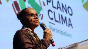 marina-silva-participa-de-encontro-sobre-educacao-socioambiental-e-eventos-extremos-durante-o-evento-sera-lancada-oficialmente-a-plataforma-climaticos-org-foto-rovena-rosa-agencia-brasil-tvt-news