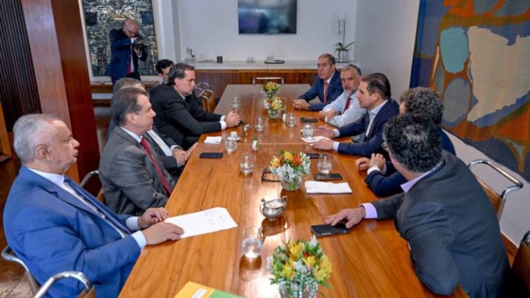 motta-defende-jornada-de-40h-e-quer-votar-pl-do-governo-lula-do-fim-da-escala-6x1-mais-qualidade-de-vida-para-milhoes-de-familias-brasileiras-disse-motta-foto-douglas-gomes-camara-dos-deputados-tvt-news