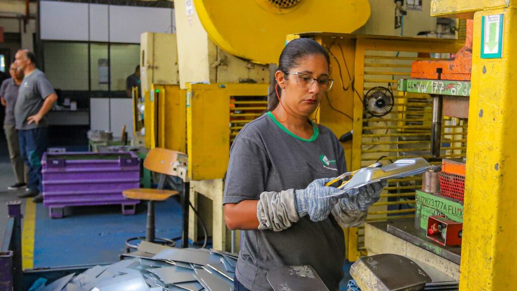 stf-lei-igualdade-salarial-entre-homens-e-mulheres-igualdade-de-genero-tvt-news