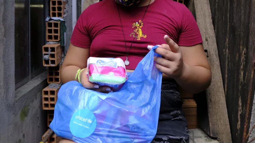 Uma-em-cada-quatro-brasileiras-enfrenta-pobreza-menstrual-aponta-UNICEF-brz-elias-costa-tvt-news
