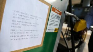 diesel-cai-pela-4a-vez-em-cinco-semanas-e-acumula-recuo-de-4-5-na-semana-de-3-a-9-de-maio-o-litro-do-diesel-s10-teve-preco-medio-de-revenda-de-r-7-24-foto-marcelo-camargo-agencia-brasil-tvt-news