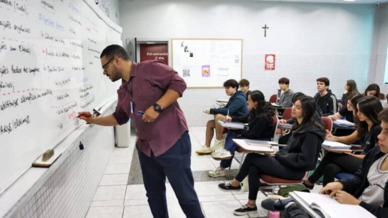 TVTNews 7 ensino-superior-privado-aprova-contraproposta-apos-meses-de-mobilizacao-proposta-aprovada-preve-reajuste-salarial-de-3-45-retroativo-a-marco-foto-jose-cruz-abr-tvt-news