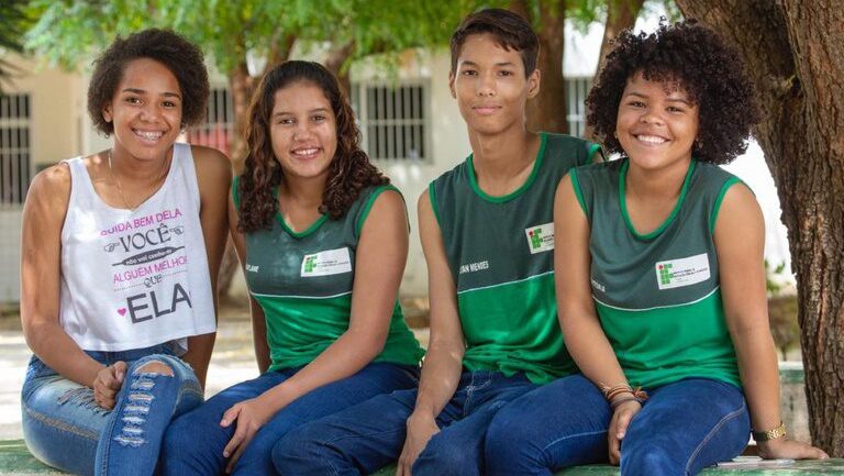 Brasil alcança o maior IDHM da história 2 idhm-do-brasil-sobe-para-0-805-e-pais-alcanca-nivel-historico-de-desenvolvimento-humano-tvt-news