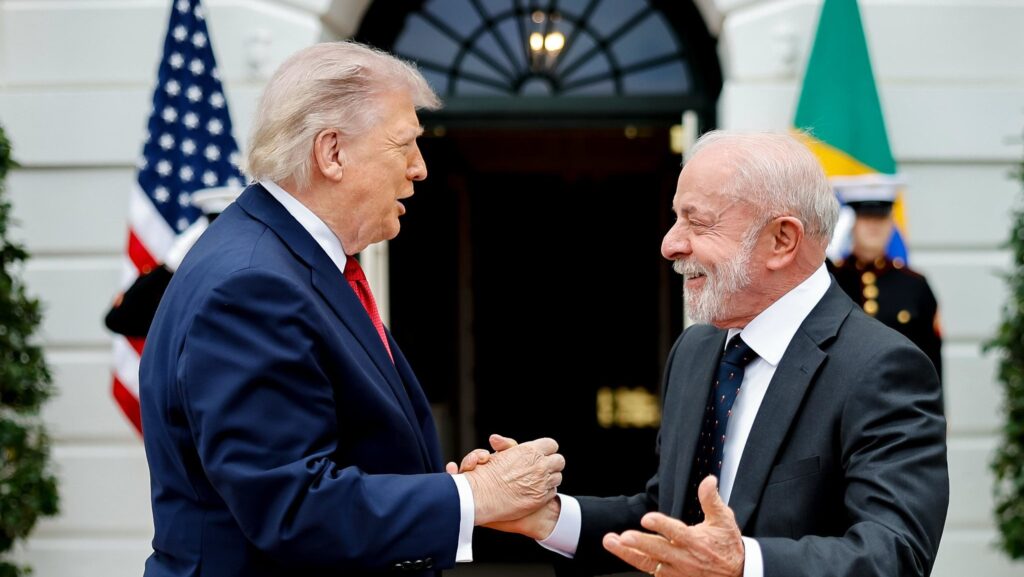 Em ligação com Trump, Lula fala sobre tarifas, comércio e cooperação contra o crime 3 lula-e-trump-se-encontram-na-casa-branca-tvt-news