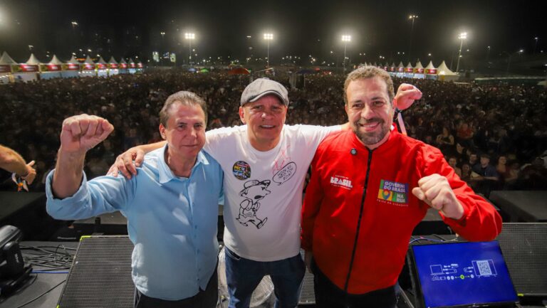 ao-vivo-e-com-imagens-shows-do-1-de-maio-no-abc-dia-dos-trabalhadores-dia-do-trabalhador-e-da-trabalhadora-dia-do-trabalho-fernando-haddad-moises-selerges-boulos-marinho-1-de-maio-tem-tarifa-zero-em-sao-bernardo-1-de-maio-no-abc-reune-mais-de-75-mil-pessoas-em-sbc-tvt-news