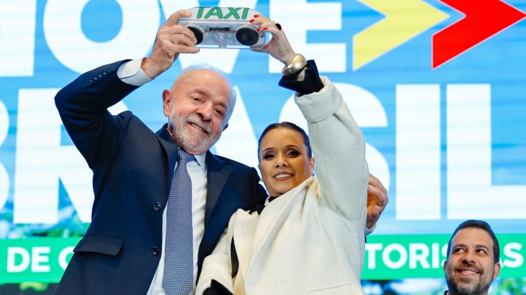 Motoristas de apps e taxistas terão crédito de R$ 30 bilhões para comprar carro novo 2 motoristas-de-apps-e-taxistas-terao-credito-de-r$-30-bilhoes-para-comprar-carro-novo-tvt-news