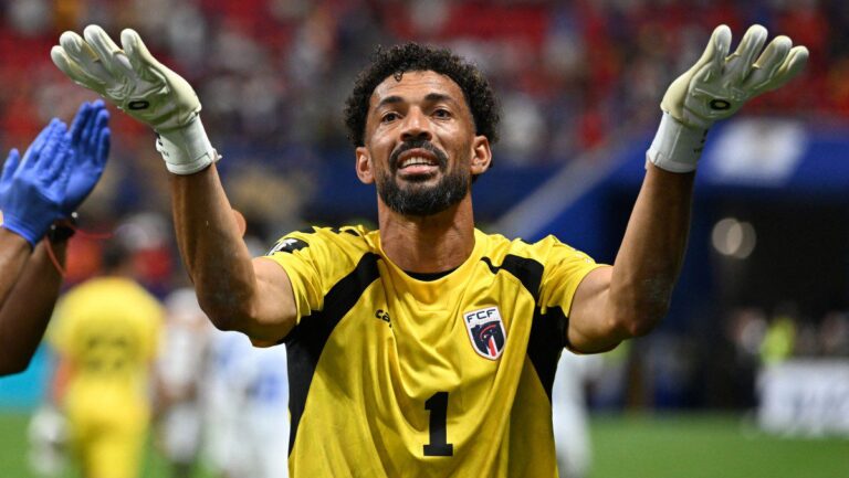conheca-vozinha-o-goleiro-de-cabo-verde-que-parou-a-espanha-na-copa-do-mundo-tvt-news