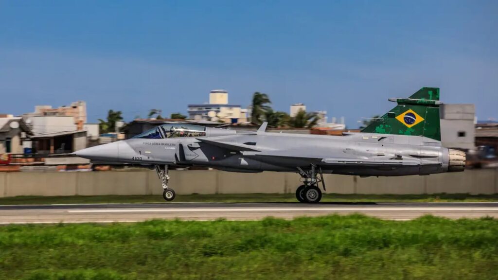 Cacas-na-America-Latina-empresa-sueca-avalia-transformar-Brasil-em-hub-de-cacas-sgt-bianca-forca-aerea-brasileira-tvt-news