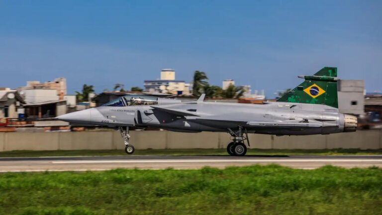 Cacas-na-America-Latina-empresa-sueca-avalia-transformar-Brasil-em-hub-de-cacas-sgt-bianca-forca-aerea-brasileira-tvt-news