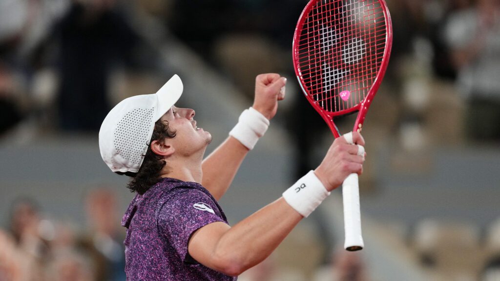 Historia-em-Roland-Garros-Joao-Fonseca-chega-as-quartas-22-anos-depois-de-Guga-dimitar-dilkoff-afp-tvt-news