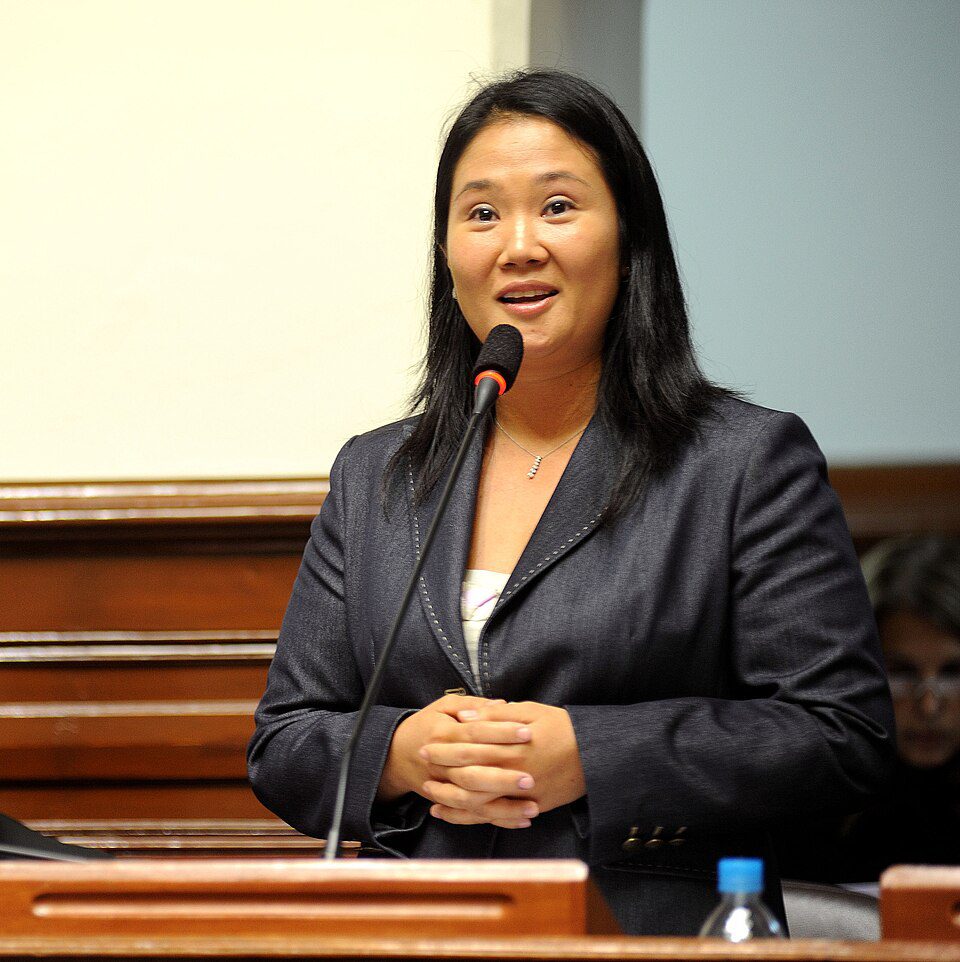 keiko-fujimori-assume-lideranca-no-peru-com-98-2-das-urnas-apuradas-disputa-segue-indefinida-keiko-fujimori-no-congreso-da-republica-do-peru-flickr-07-10-2010-tvt-news