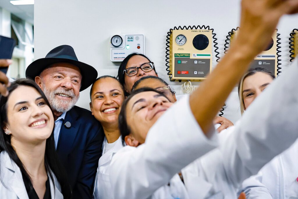 a-reinvencao-da-esperanca-democratica-passa-pela-juventude-lula-presidente-lula-crianca-coracao-jovens-criancas-esperanca-amor-tvt-news