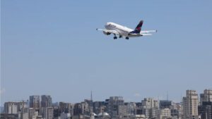 Da Redação 28 Petrobras-reduz-o-preco-do-querosene-de-aviacao-e-do-diesel-rovena-rosa-agencia-brasil-tvt-news
