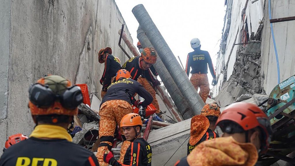 Terremoto-deixa-mais-de-30-mortos-nas-Filipinas-ferdinandh-cabrera-afp-tvt-news