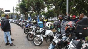 governo-prepara-linha-de-credito-para-motociclistas-de-aplicativos-medida-foi-anunciada-pela-ministra-da-casa-civil-miriam-belchior-na-semana-passada-foto-rovena-rosa-agencia-brasil-tvt-news