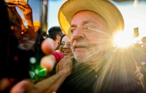 Quaest: Lula amplia vantagem sobre Flávio Bolsonaro