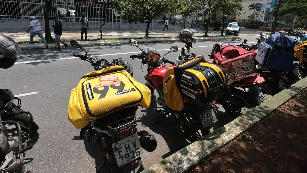 Entregadores de app podem financiar novas motos elétricas 1 entregadores-de-app-podem-financiar-novas-motos-eletricas-move-brasil-entregadores-e-motoapp-programa-de-financiamento-especial-voltado-a-profissionais-que-trabalham-com-entregas-de-mercadorias-transporte-de-passageiros-ou-transporte-de-cargas-por-meio-de-aplicativos-ou-com-vinculo-celetista-tvt-news